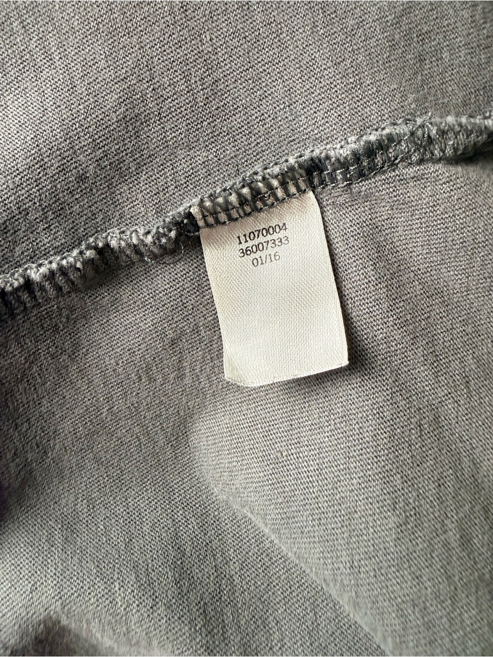 PINK Victoria’s Secret Gray Pocket Tee Size S Logo Graphic 100% Cotton - Picture 10 of 11